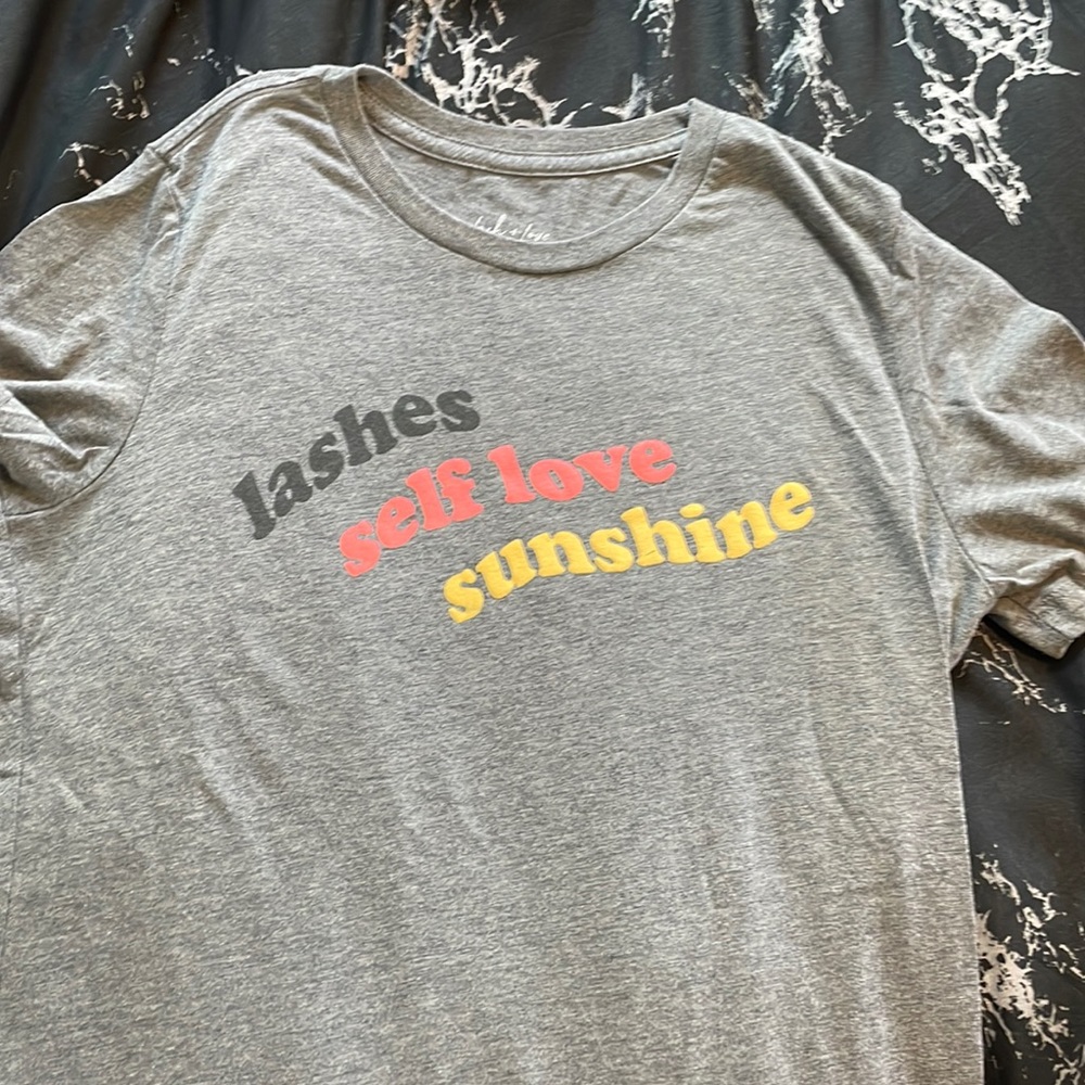 Dear lash and love tee